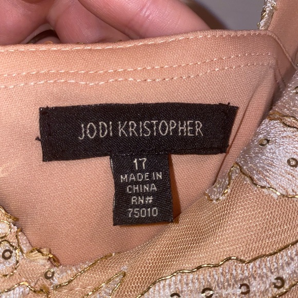 Floor length gown - Picture 5 of 5